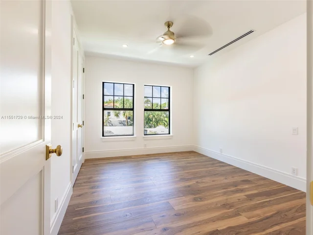 611 Sunset Rd, West Palm Beach FL 33401