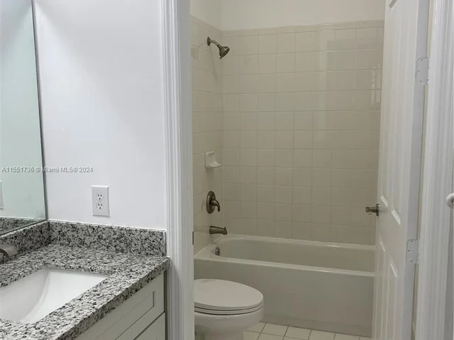 987 NE 42nd Ter, Homestead FL 33033