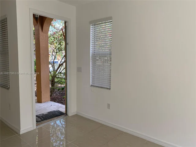 987 NE 42nd Ter, Homestead FL 33033