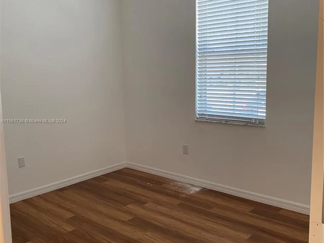 987 NE 42nd Ter, Homestead FL 33033