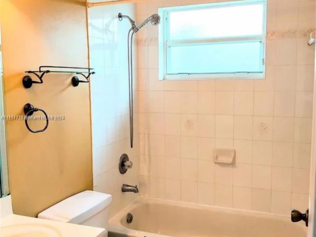 14851 SW 177th Ter, Miami FL 33187