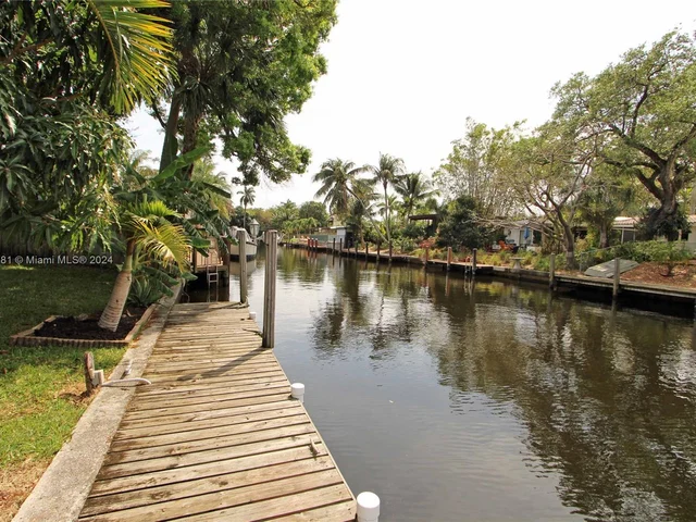 1513 SW 18th Ave, Fort Lauderdale FL 33312