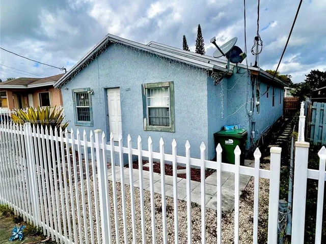 1887 NW 68 St, Miami FL 33147
