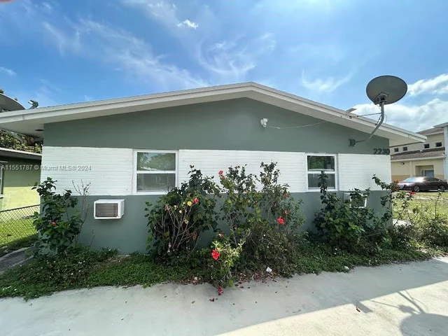 2230 Douglas St # A, Hollywood FL 33020