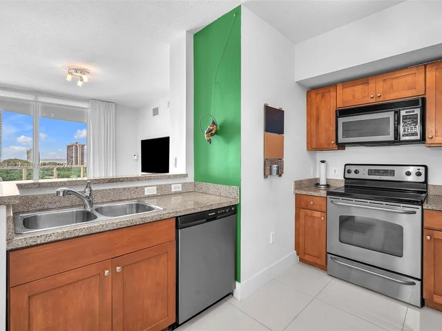 1723 SW 2nd Ave # 1001, Miami FL 33129