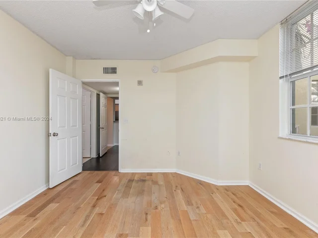 1919 Van Buren St # 402A, Hollywood FL 33020