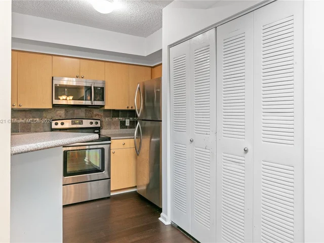 1919 Van Buren St # 402A, Hollywood FL 33020