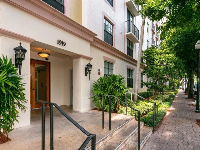 1919 Van Buren St # 402A, Hollywood FL 33020