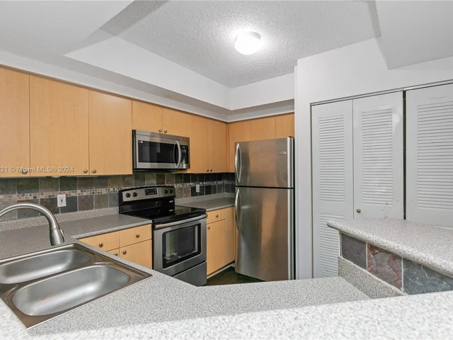 1919 Van Buren St # 402A, Hollywood FL 33020