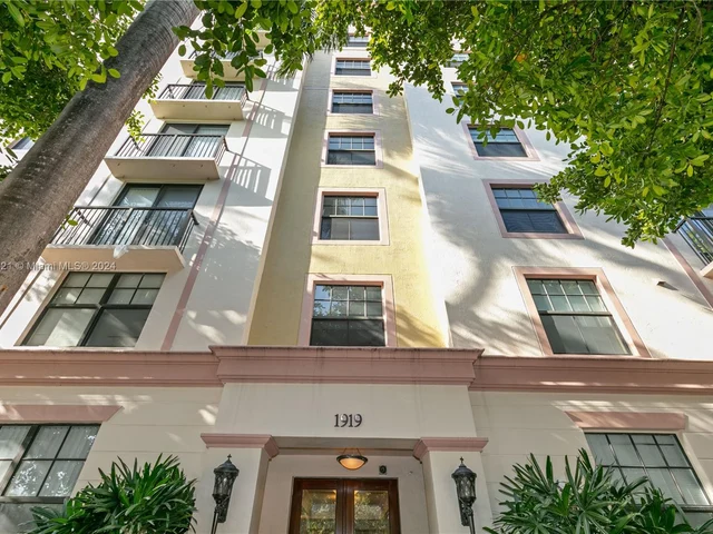 1919 Van Buren St # 402A, Hollywood FL 33020