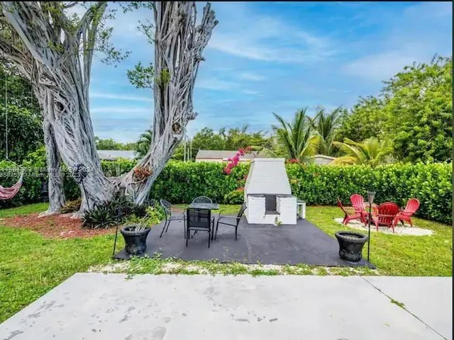 40 NW 65th St, Miami FL 33150