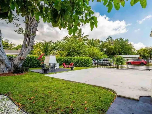 40 NW 65th St, Miami FL 33150