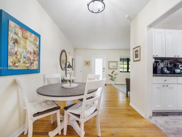 273 NE 107th St, Miami FL 33161