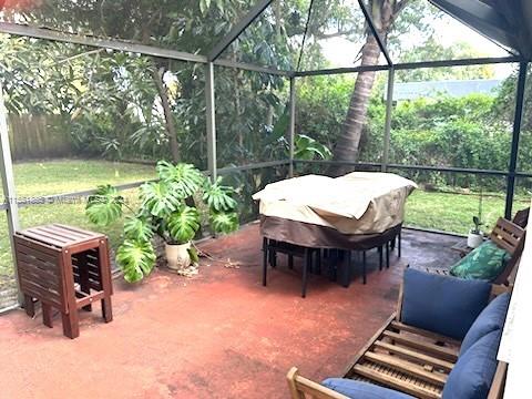 273 NE 107th St, Miami FL 33161