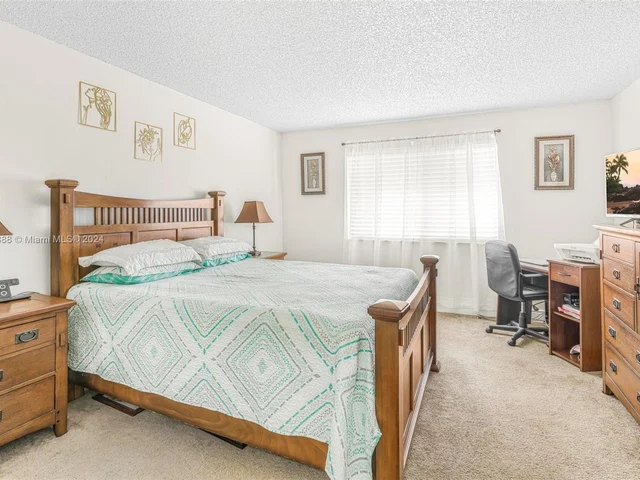 440 Lakeview Dr # 202, Weston FL 33326