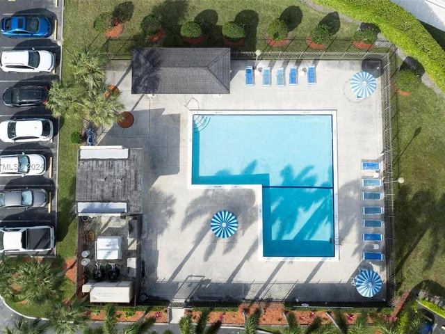 440 Lakeview Dr # 202, Weston FL 33326