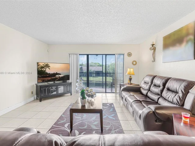 440 Lakeview Dr # 202, Weston FL 33326