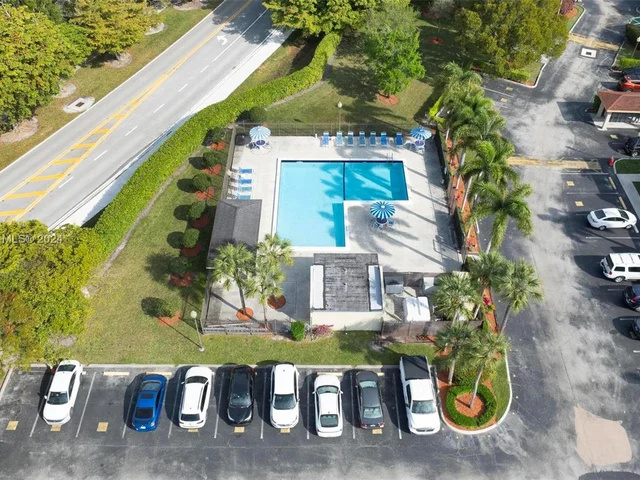 440 Lakeview Dr # 202, Weston FL 33326