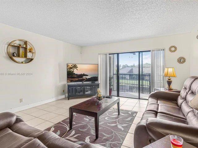 440 Lakeview Dr # 202, Weston FL 33326