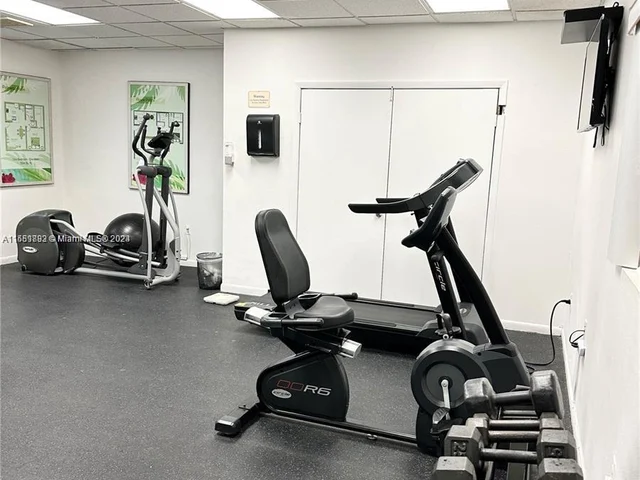 351 Palm Way # 106, Pembroke Pines FL 33025