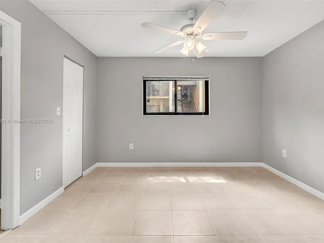 351 Palm Way # 106, Pembroke Pines FL 33025