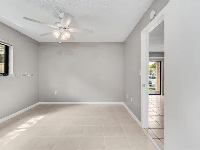 351 Palm Way # 106, Pembroke Pines FL 33025