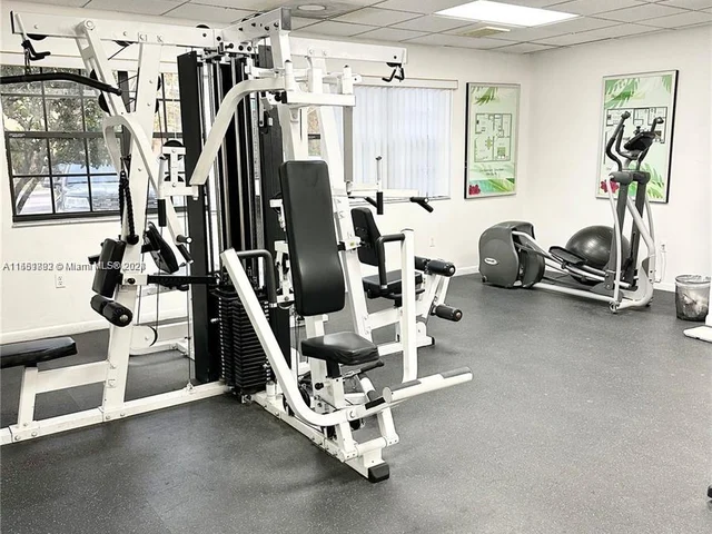 351 Palm Way # 106, Pembroke Pines FL 33025