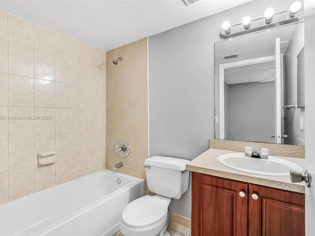 351 Palm Way # 106, Pembroke Pines FL 33025