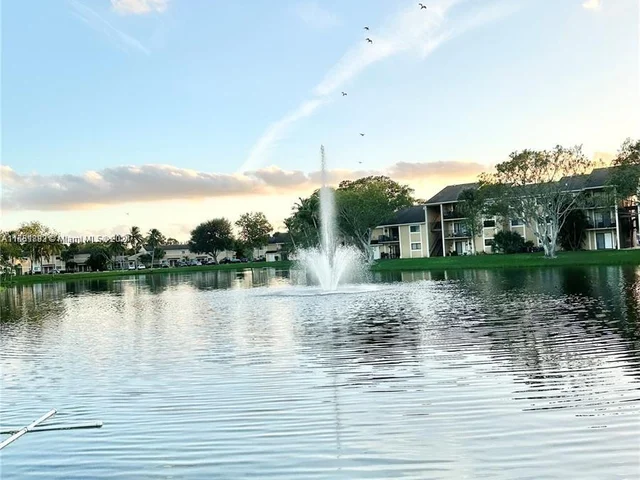 351 Palm Way # 106, Pembroke Pines FL 33025
