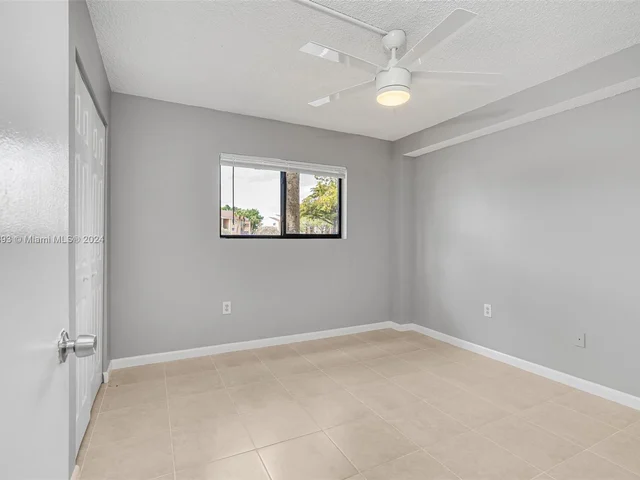 351 Palm Way # 106, Pembroke Pines FL 33025