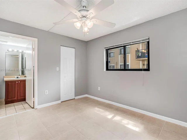 351 Palm Way # 106, Pembroke Pines FL 33025