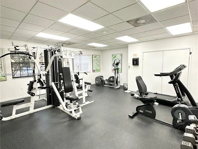 351 Palm Way # 106, Pembroke Pines FL 33025