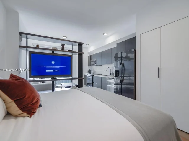 398 NE 5th St # 3116, Miami FL 33132