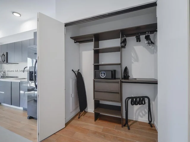 398 NE 5th St # 3116, Miami FL 33132