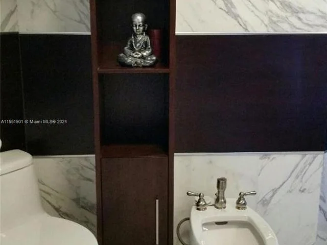 6365 Collins Ave # 3304, Miami Beach FL 33141