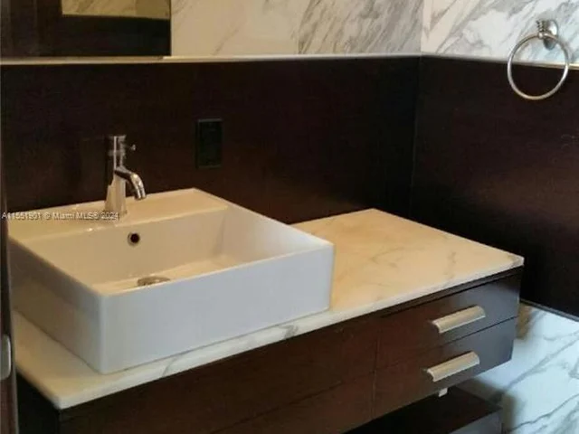 6365 Collins Ave # 3304, Miami Beach FL 33141