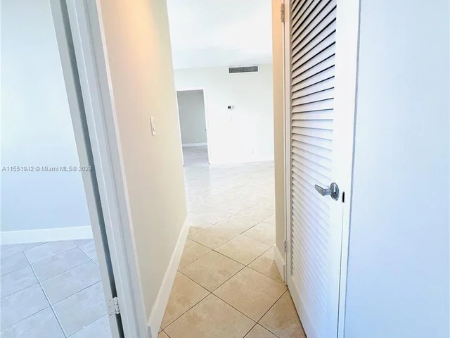 3001 S Ocean Dr # 1041, Hollywood FL 33019