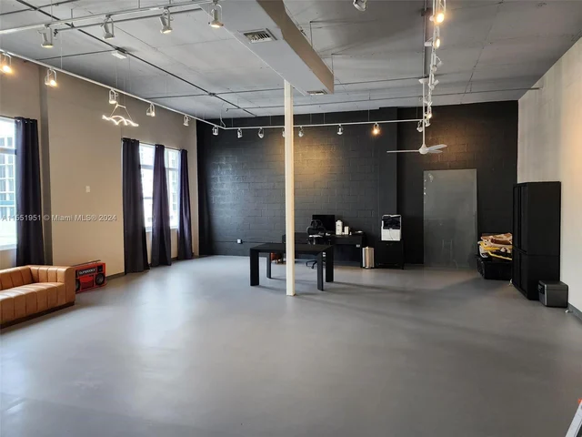 250 NW 23rd St # 412, Miami FL 33127