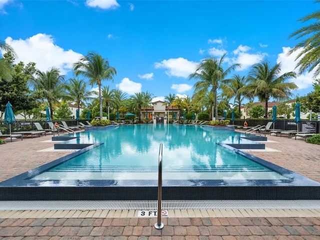 15139 SW 176th St, Miami FL 33187