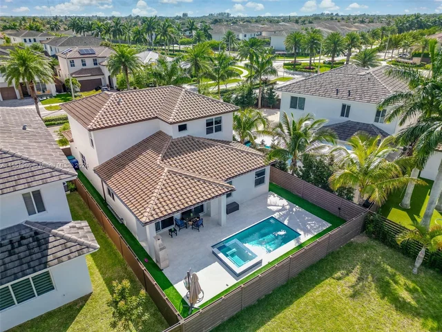 15139 SW 176th St, Miami FL 33187