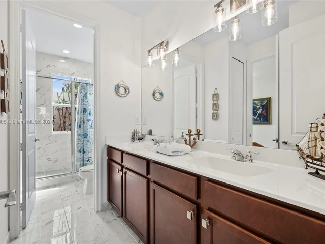 15139 SW 176th St, Miami FL 33187