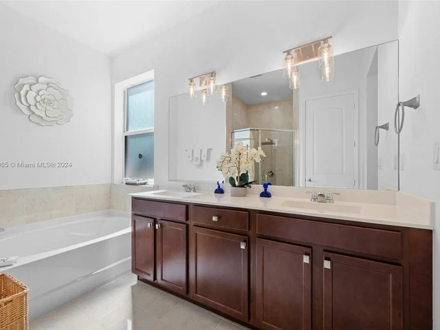 15139 SW 176th St, Miami FL 33187