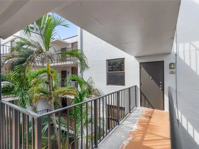 3350 NE 192nd St # B, Aventura FL 33180