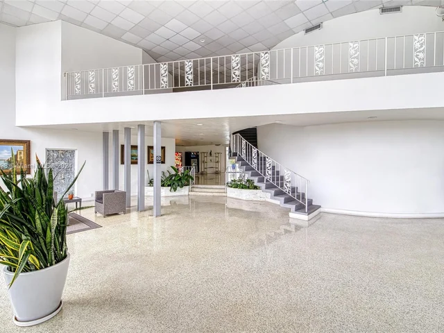 6484 Indian Creek Dr # 317, Miami Beach FL 33141