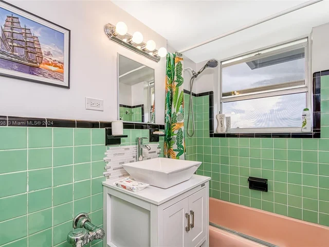 6484 Indian Creek Dr # 317, Miami Beach FL 33141