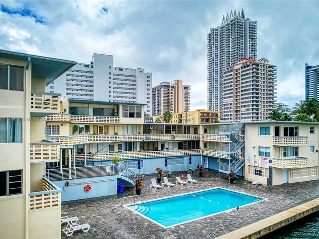 6484 Indian Creek Dr # 317, Miami Beach FL 33141