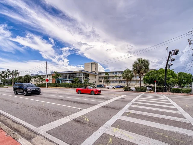 6484 Indian Creek Dr # 317, Miami Beach FL 33141