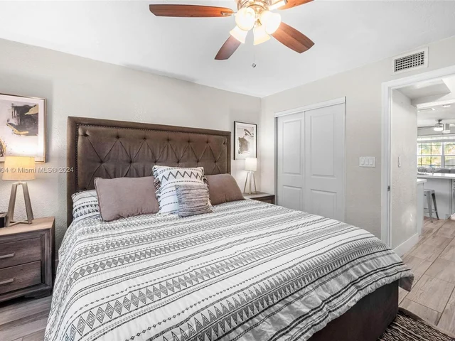 7340 Garfield St, Hollywood FL 33024