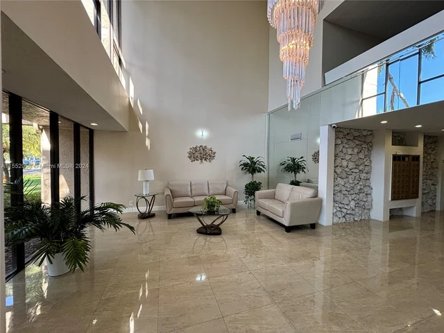 16251 Golf Club Rd # 302, Weston FL 33326