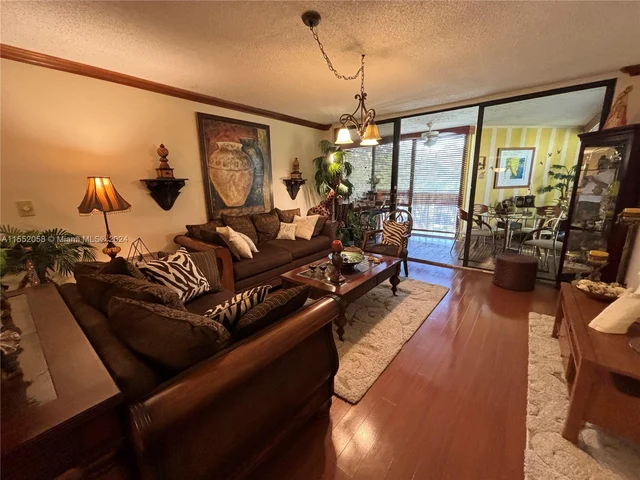 16251 Golf Club Rd # 302, Weston FL 33326